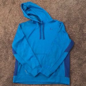 Nike therma fit hoodie blue color lock